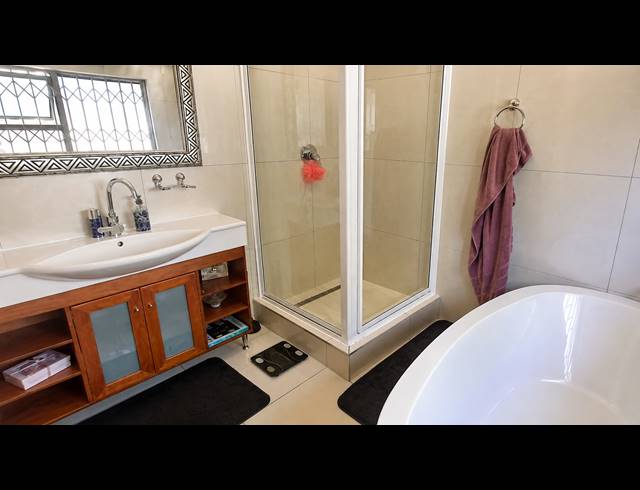 4 BEDROOM HOUSE FOR SALE IN GOLF PARK